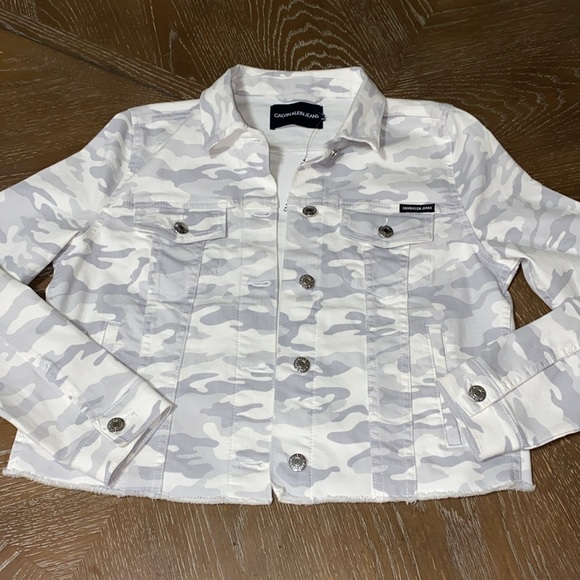 🆑 CALVIN KLEIN JEANS Camo-Print Trucker Jacket - Picture 5 of 13